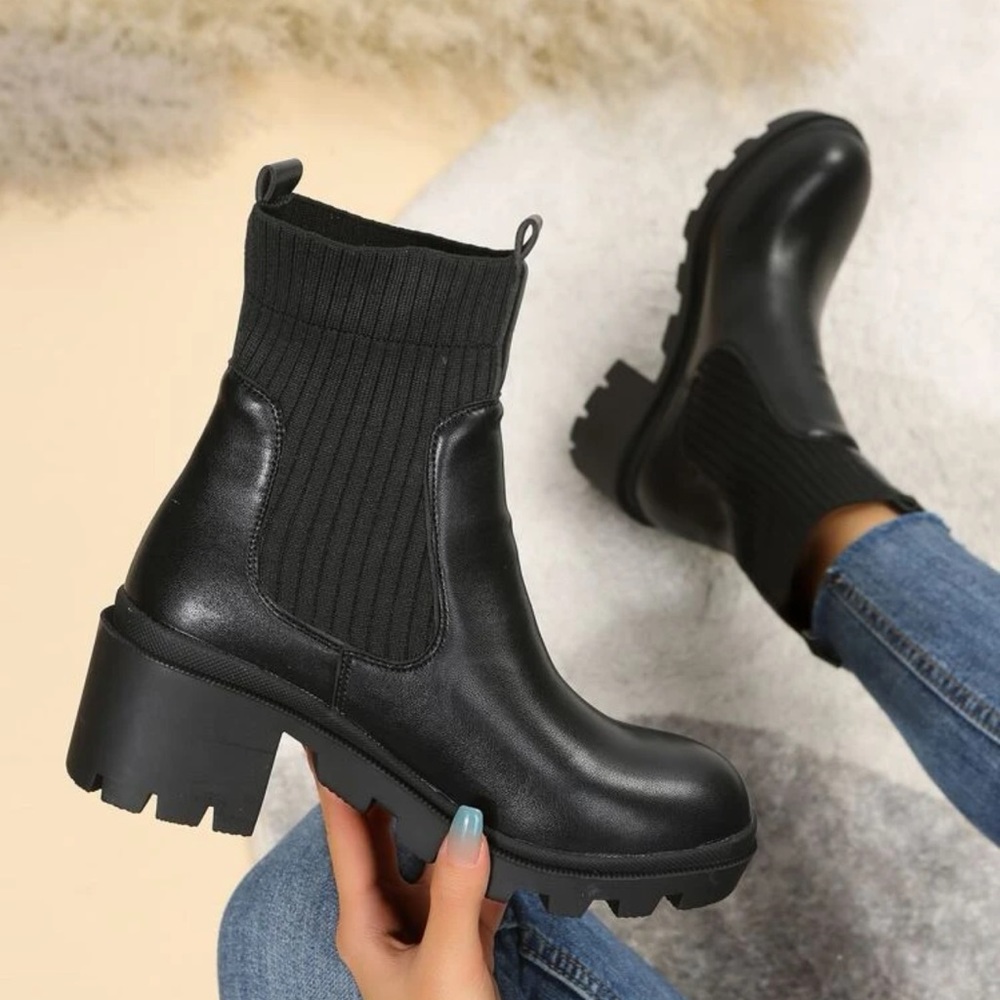 ❤️BOGO FREE❤️ black booties